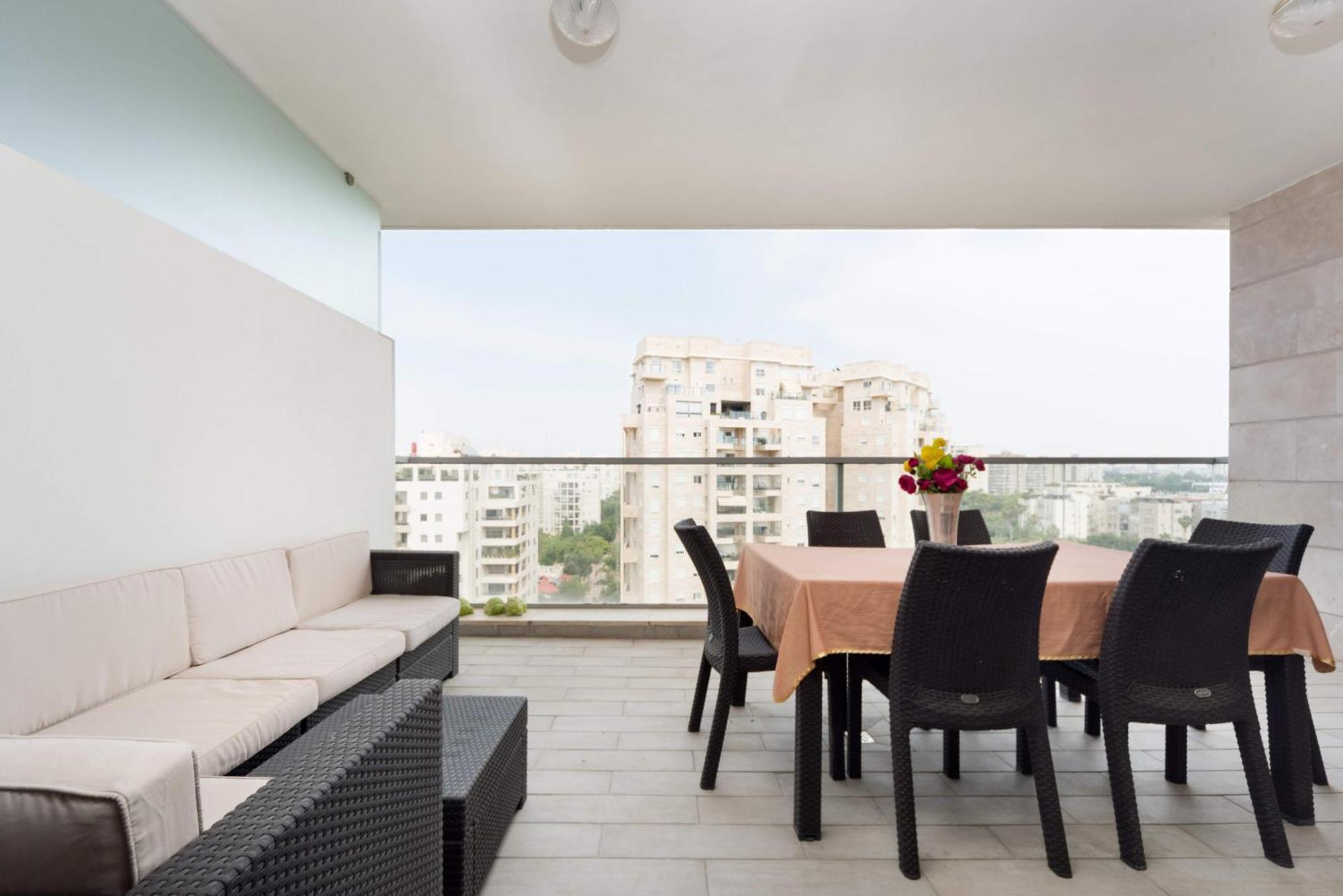 Urban Gem With Outdoor Lounge By Sea N' Rent Apartment Тел Авив Екстериор снимка